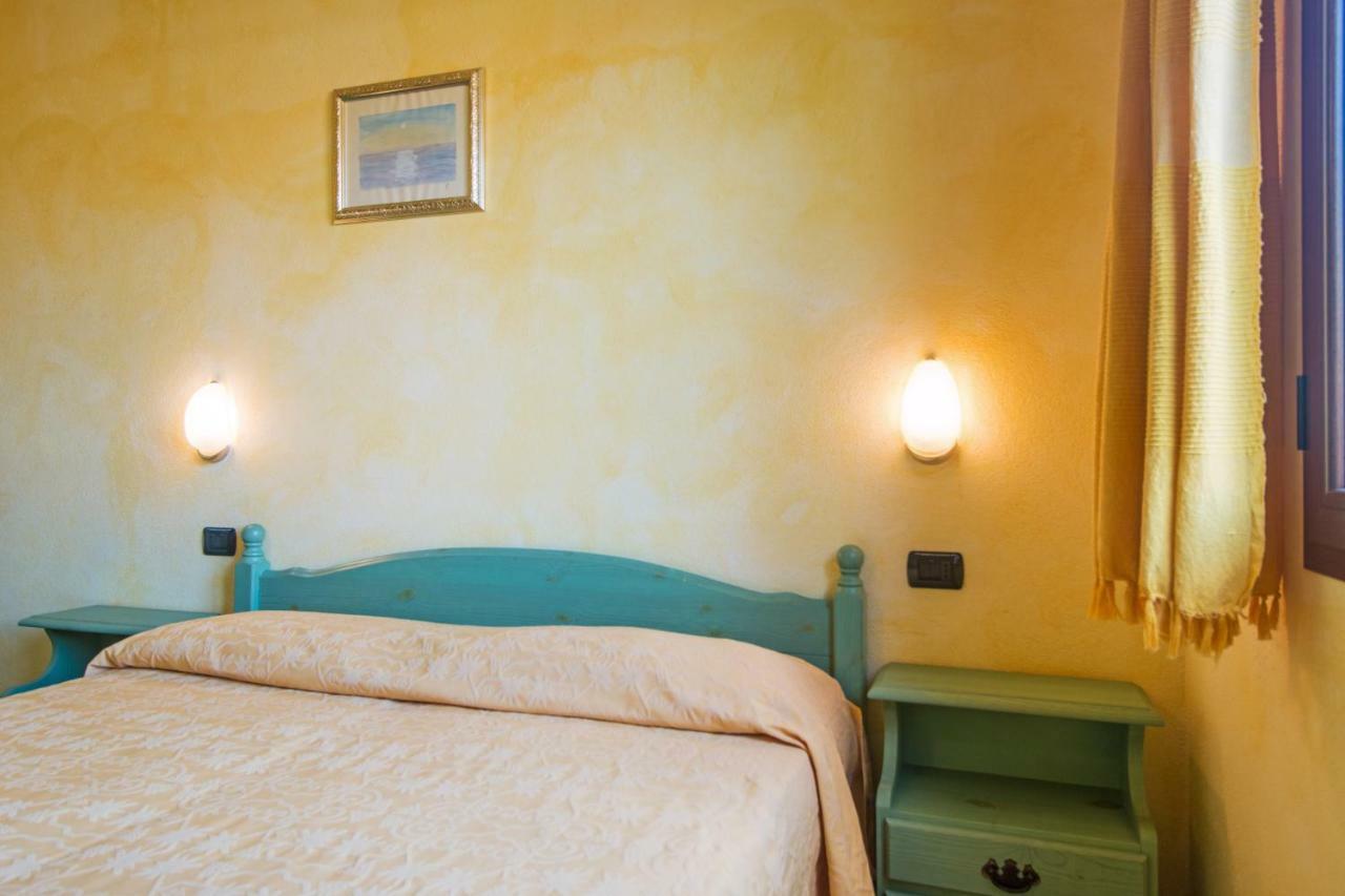 Camere Magnolia Cala Liberotto Exterior foto